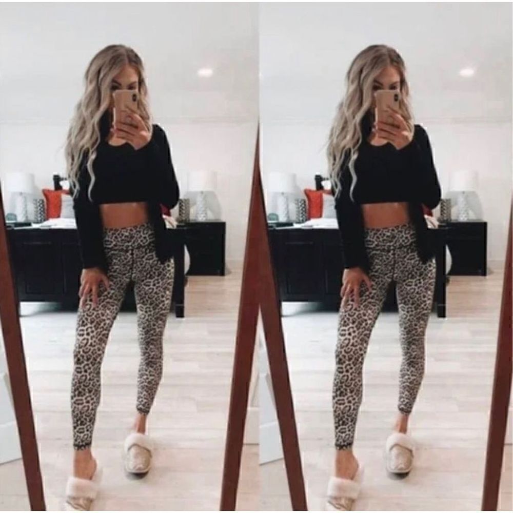 Zyia Brilliant Leopard Scrunchy butt Leggings black tan size 6-8